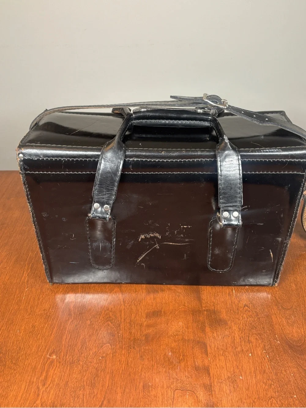 VINTAGE 60s/70s Leather Hard-Case Camera Bag / Satchel